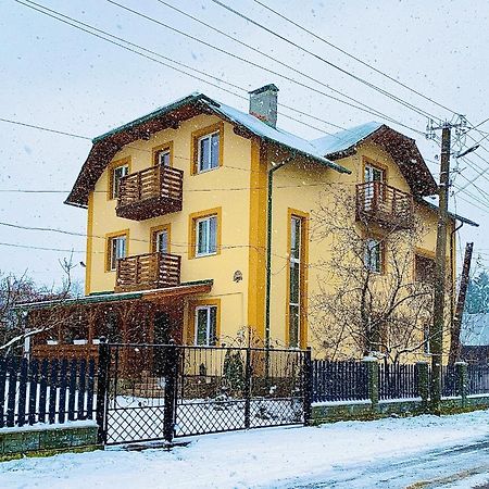 Hotel Ніч Над Карпатами à Slavsko Extérieur photo