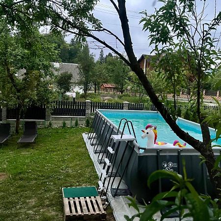 Hotel Ніч Над Карпатами à Slavsko Extérieur photo