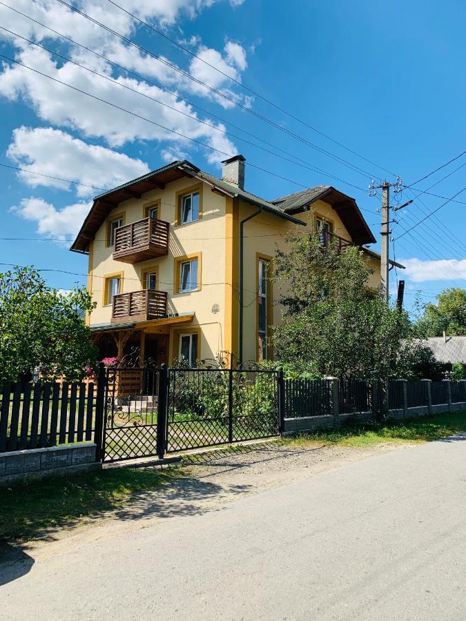 Hotel Ніч Над Карпатами à Slavsko Extérieur photo