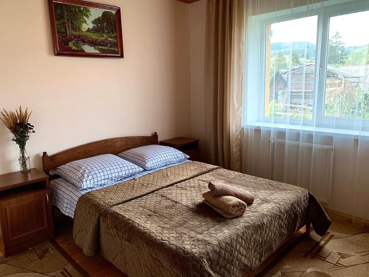 Hotel Ніч Над Карпатами à Slavsko Extérieur photo