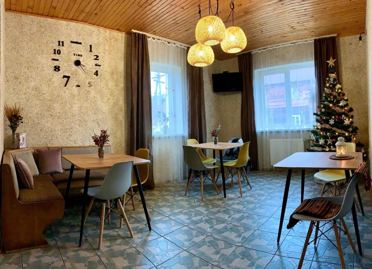Hotel Ніч Над Карпатами à Slavsko Extérieur photo