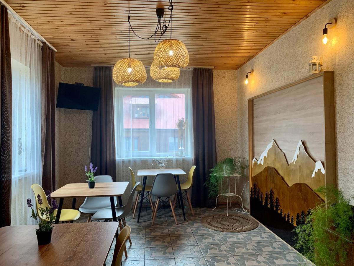 Hotel Ніч Над Карпатами à Slavsko Extérieur photo