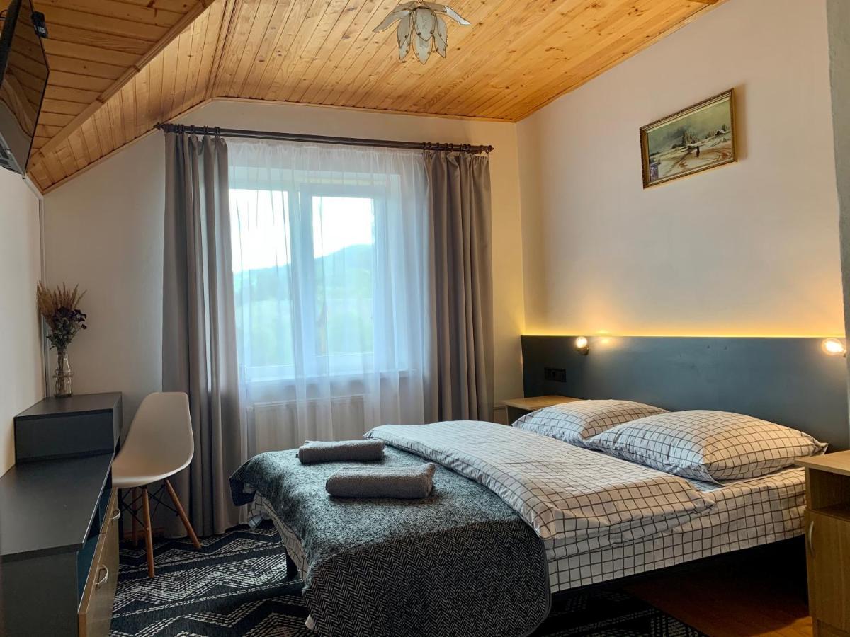Hotel Ніч Над Карпатами à Slavsko Extérieur photo
