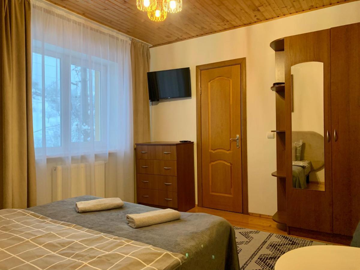 Hotel Ніч Над Карпатами à Slavsko Extérieur photo