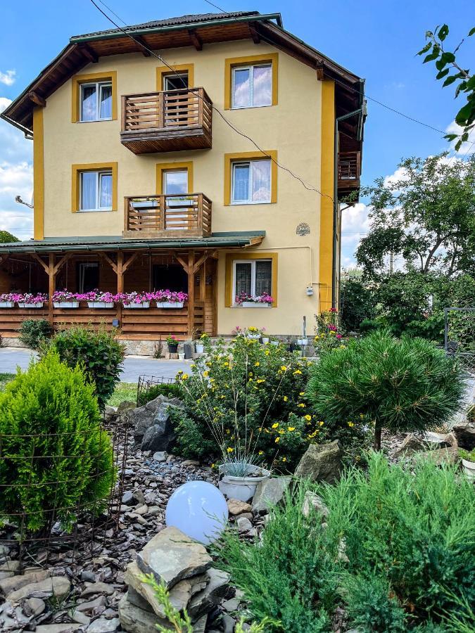 Hotel Ніч Над Карпатами à Slavsko Extérieur photo