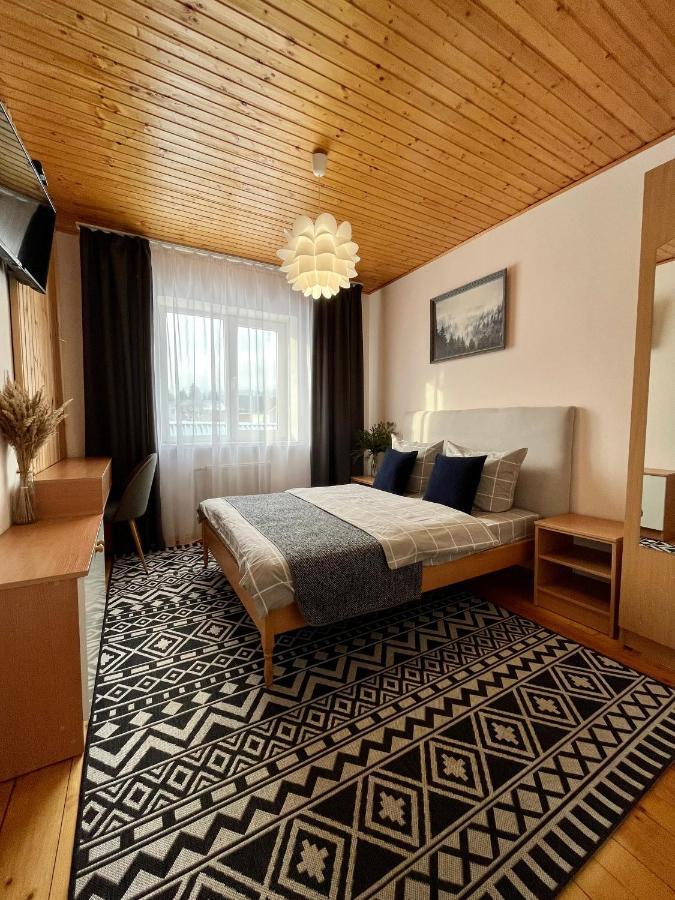 Hotel Ніч Над Карпатами à Slavsko Extérieur photo