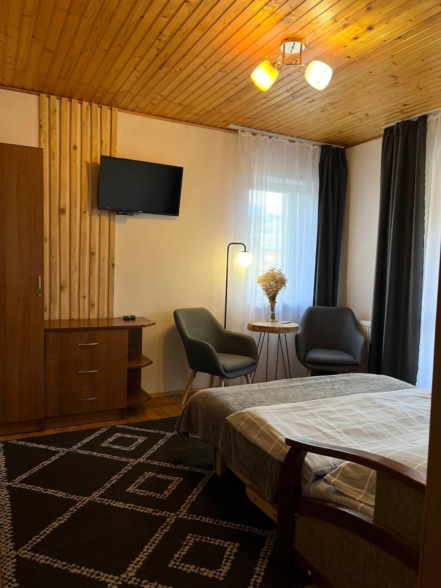 Hotel Ніч Над Карпатами à Slavsko Extérieur photo